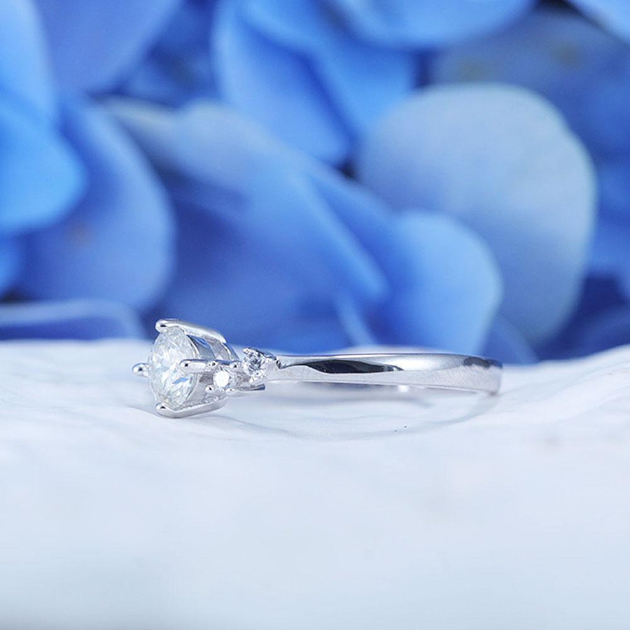 ShineofDiamond Classic 0.5 CT Five Stone Round Cut Moissanite Ring Shine of Diamond