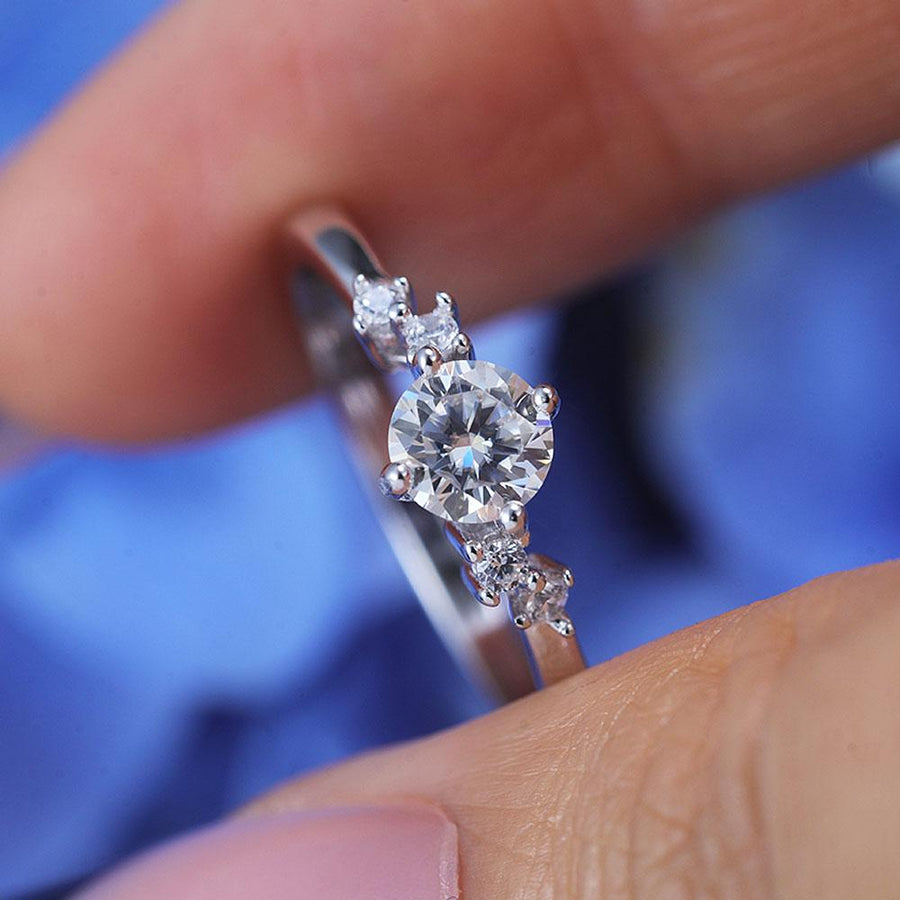 ShineofDiamond Classic 0.5 CT Five Stone Round Cut Moissanite Ring Shine of Diamond