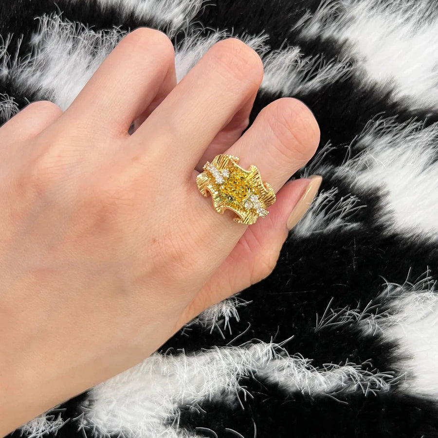 Luxe Pleated Ribbon Ring with Yellow Stone Dobrilajewelry