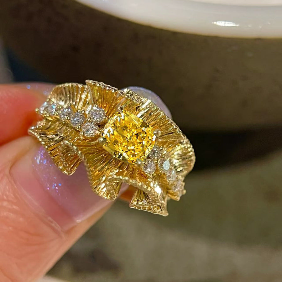 Luxe Pleated Ribbon Ring with Yellow Stone Dobrilajewelry
