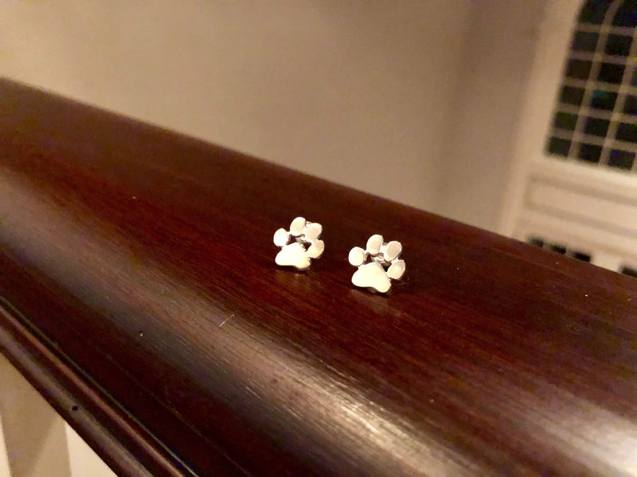 Lylah™ | Paw Huggie Earrings