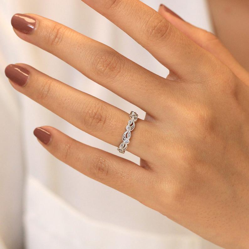 Vintage Leaf and Vine Ring Band in Sterlilng Silver Shineofdiamond